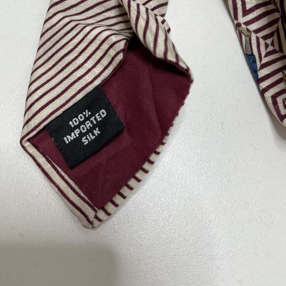 Accents Isaac Zelcer 100% Silk Necktie Tie Golfer Golf Balls Clubs Bags Novelty - Picture 3 of 8